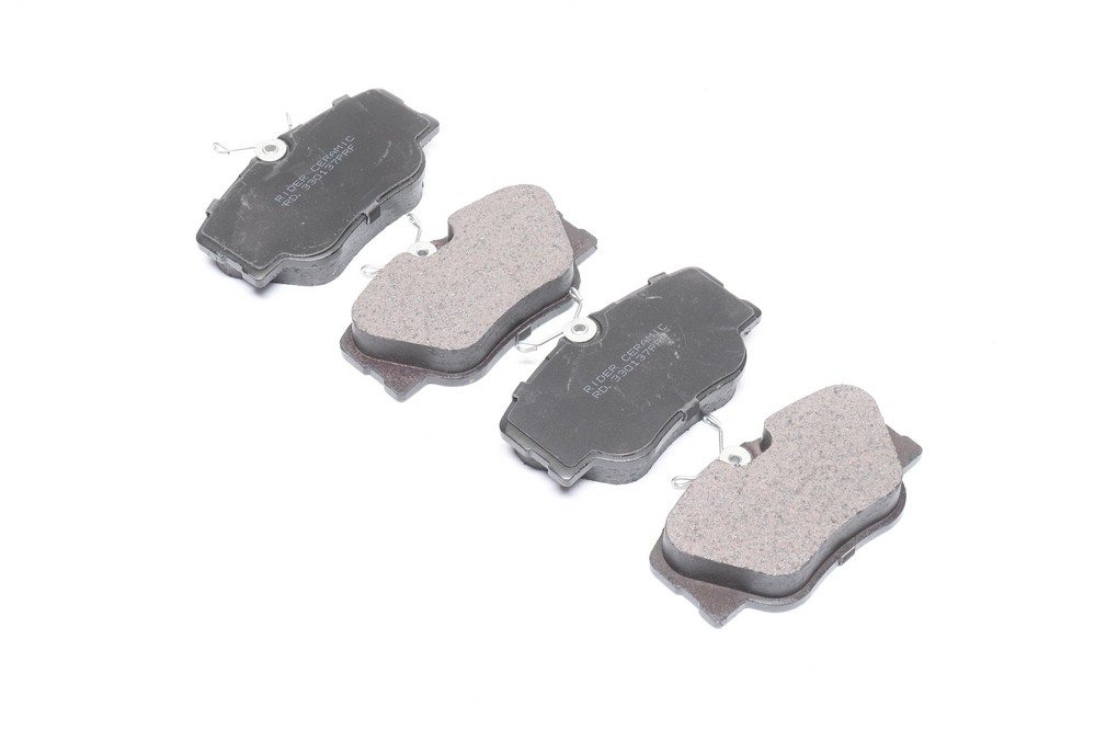 Колодки тормозные дисковые передние MERCEDES-BENZ W124 93-95, W201 85-93, линейка CERAMIC