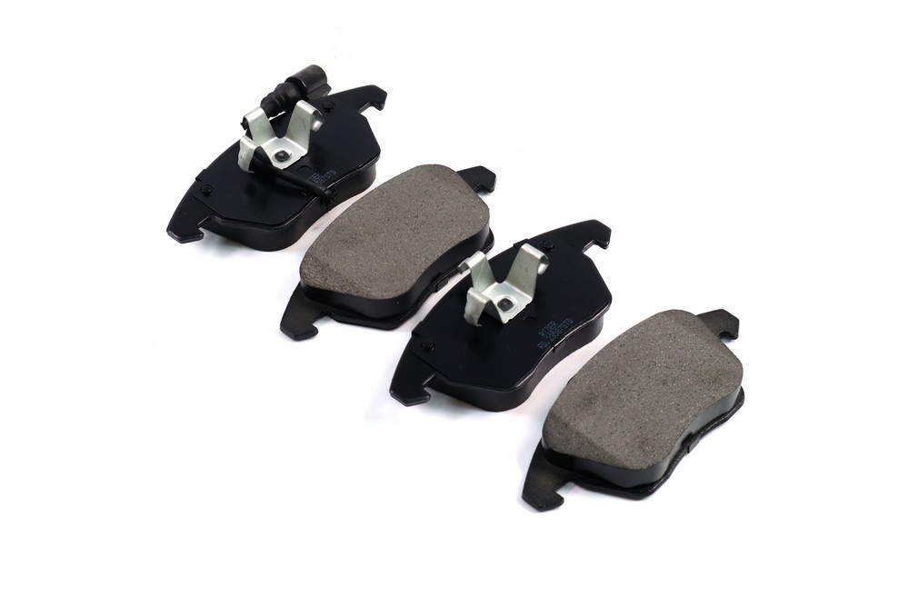 Колодки тормозные дисковые передние VOLKSWAGEN PASSAT, CADDY, OCTAVIA 05- линейка STANDARD
